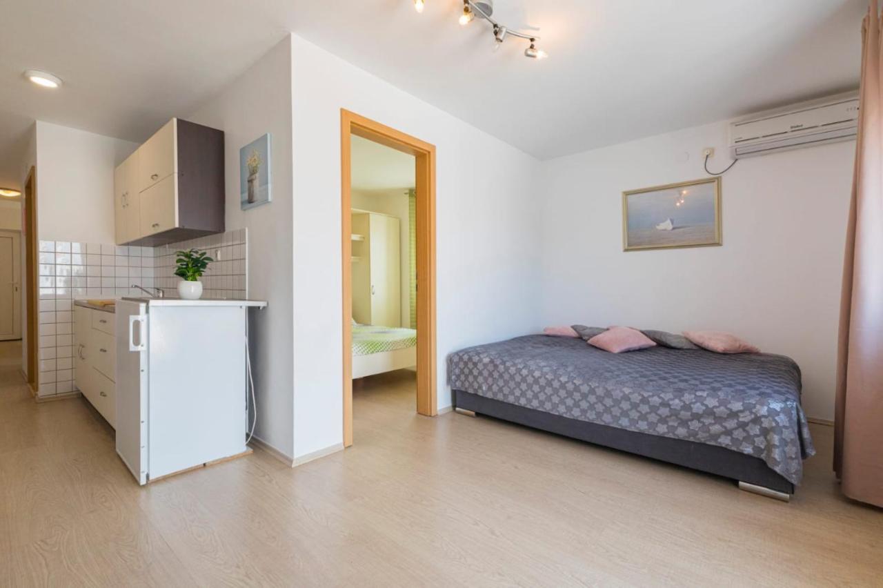 Holiday home Ivka - 100 M Do Plaze Uvala Soline - Krk *
