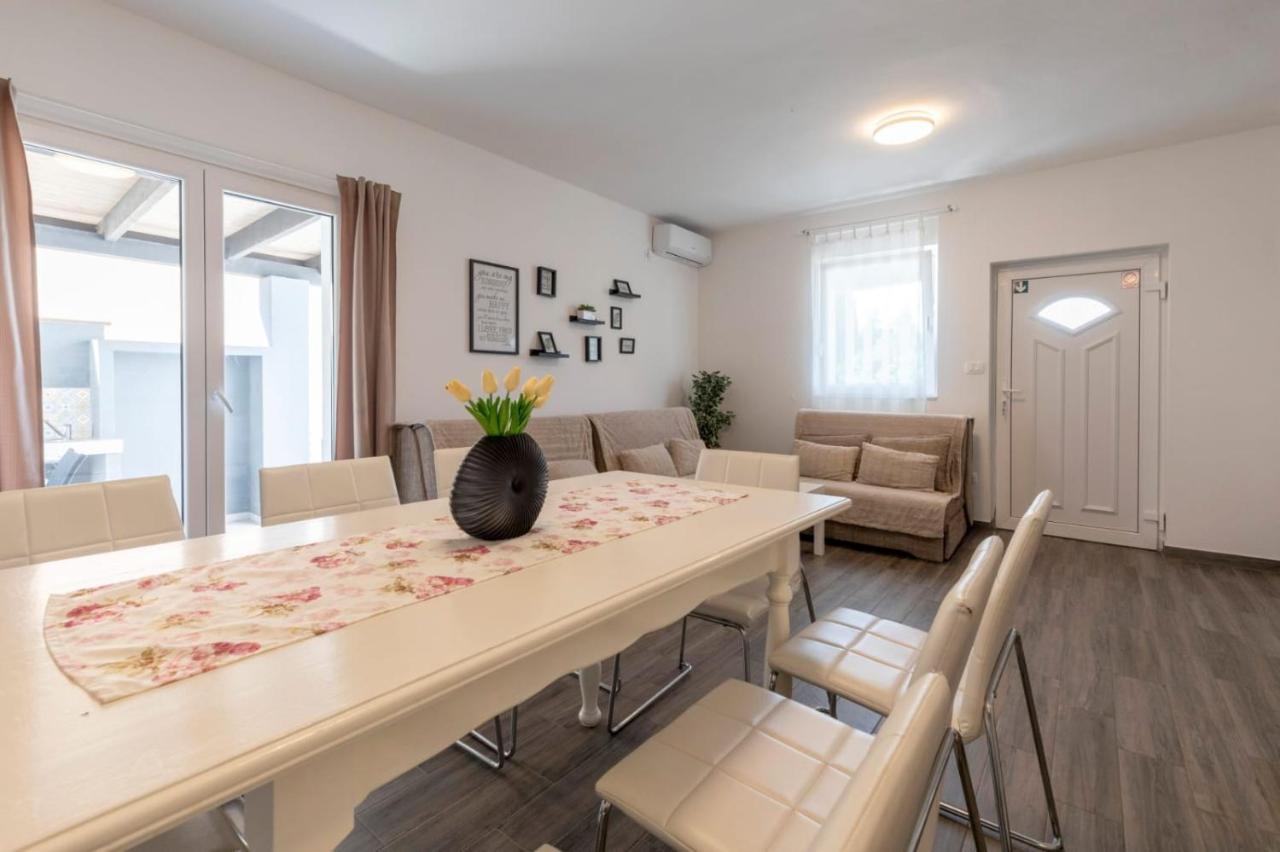 Ivka - 100 M Do Plaze Uvala Soline - Krk Holiday home Malinska