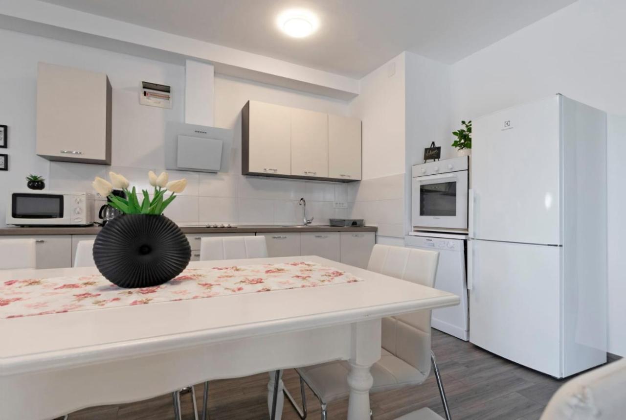 Holiday home Ivka - 100 M Do Plaze Uvala Soline - Krk