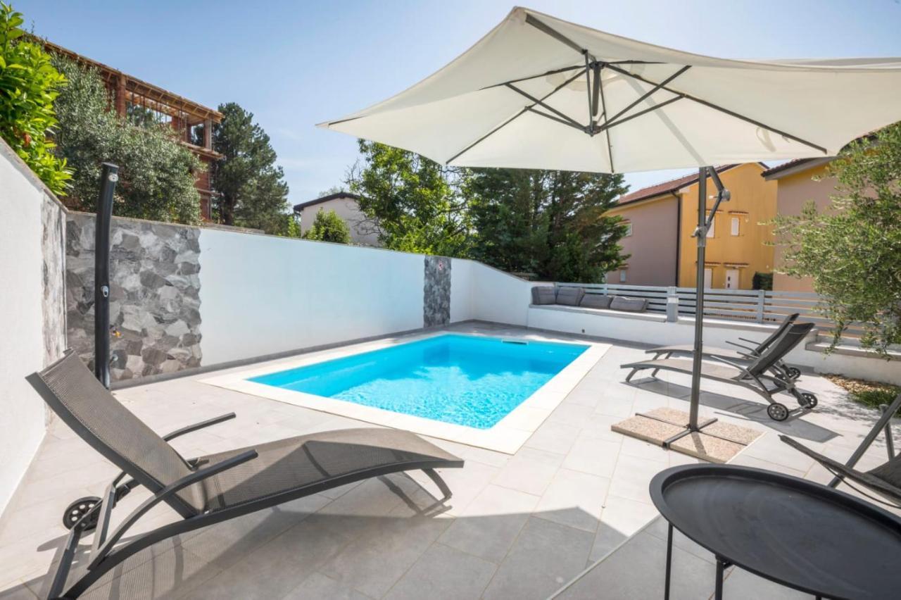 Holiday home Ivka - 100 M Do Plaze Uvala Soline - Krk *