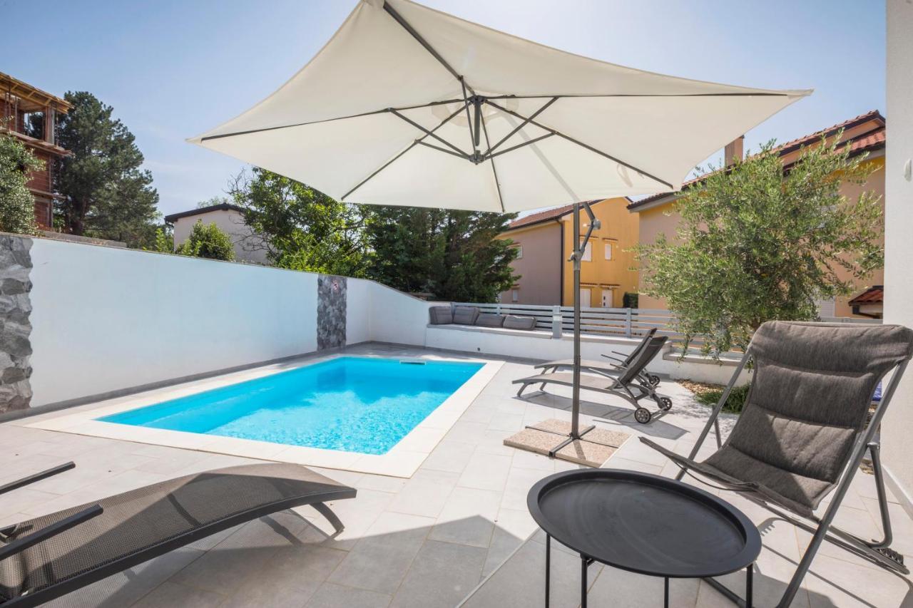 Holiday home Ivka - 100 M Do Plaze Uvala Soline - Krk